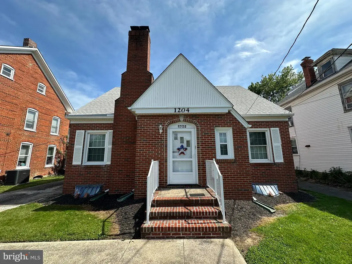 1204 Virginia Ave, Hagerstown, MD 21740 - #1