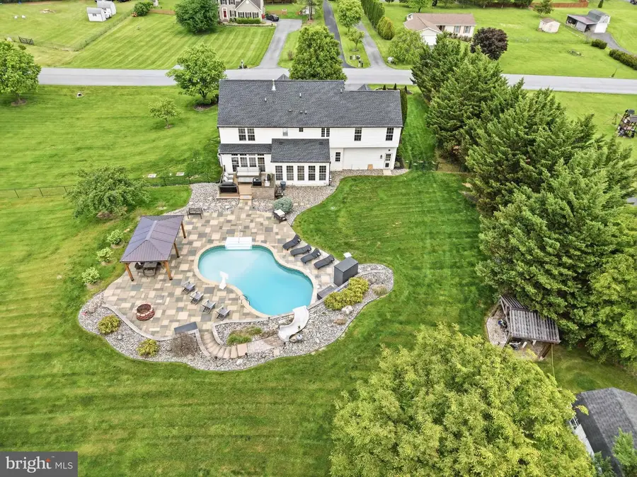 17123 Bivens Ln, Hagerstown, MD 21740 - #2