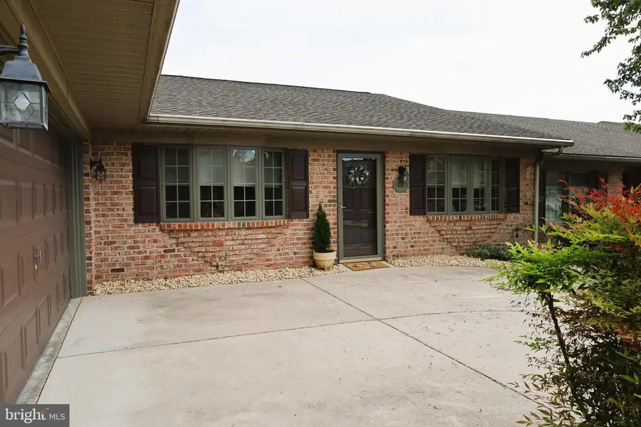 1025 Matthew Ct, Hagerstown, MD 21742 - #2