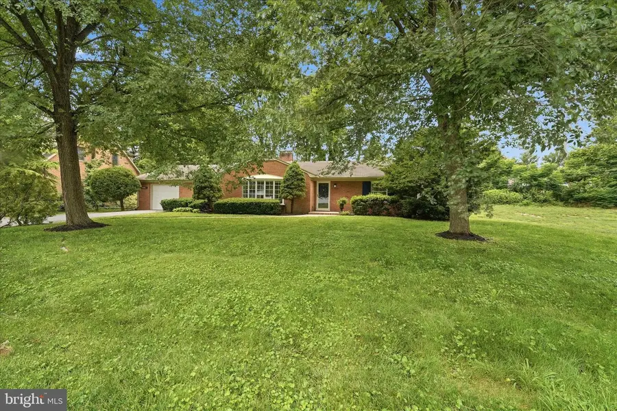 13028 Woodburn Dr, Hagerstown, MD 21742 - #2