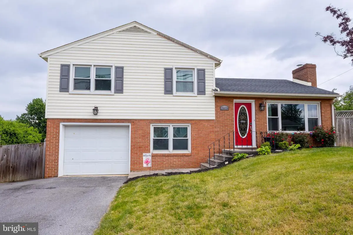18608 Maugans Ave, Hagerstown, MD 21742 - #1