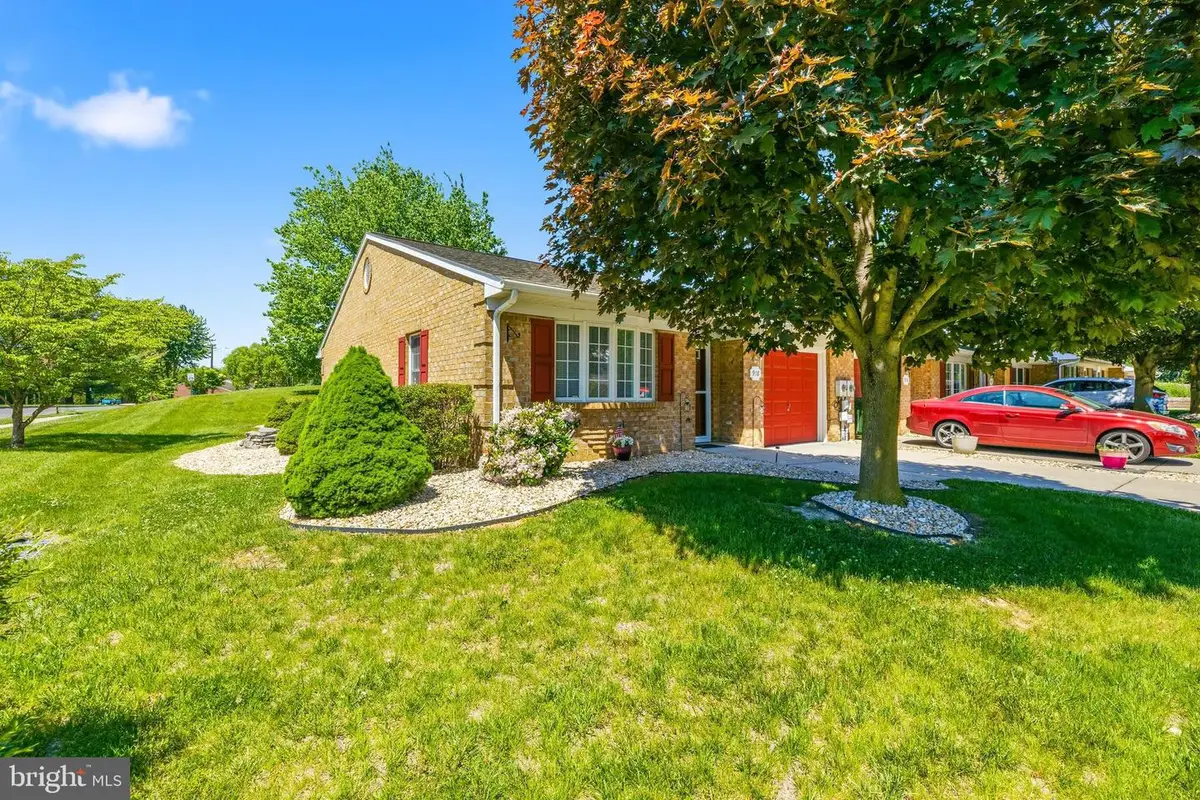 918 W Irvin Ave, Hagerstown, MD 21742 - #1