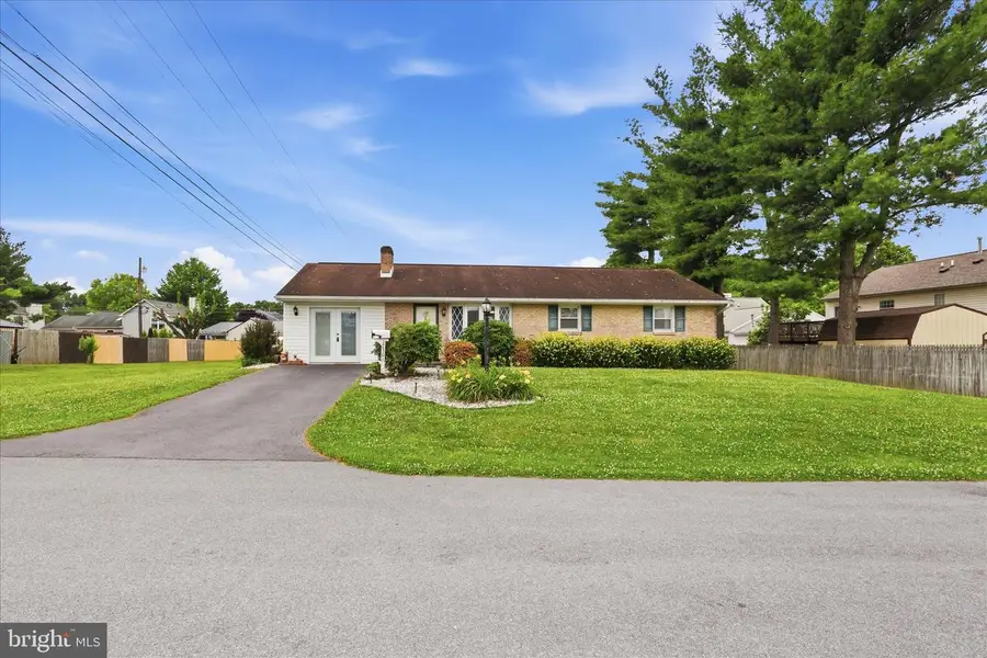 17301 Ontario Dr, Hagerstown, MD 21740 - #2
