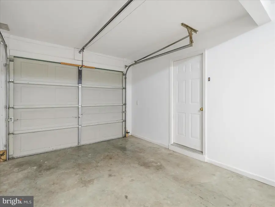 1002 Lindsay Ln, Hagerstown, MD 21742 - #3