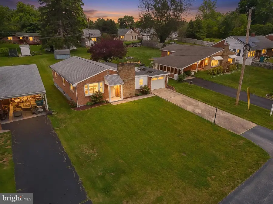 16 Catawba Cir, Hagerstown, MD 21742 - #2