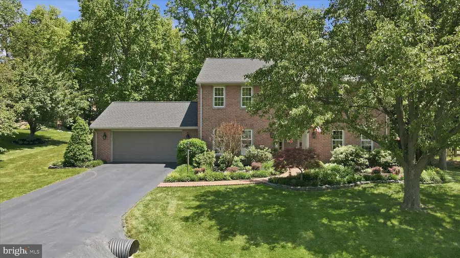 11029 Eastwood Dr, Hagerstown, MD 21742 - #2