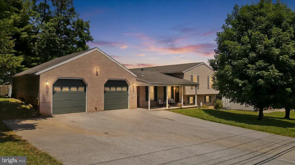 16818 Sterling Rd, Williamsport, MD 21795 - #1