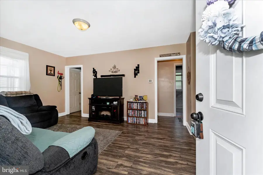 1052 Fairview Rd, Hagerstown, MD 21742 - #2