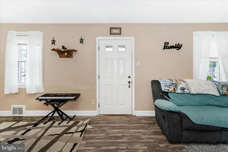 1052 Fairview Rd, Hagerstown, MD 21742 - #3