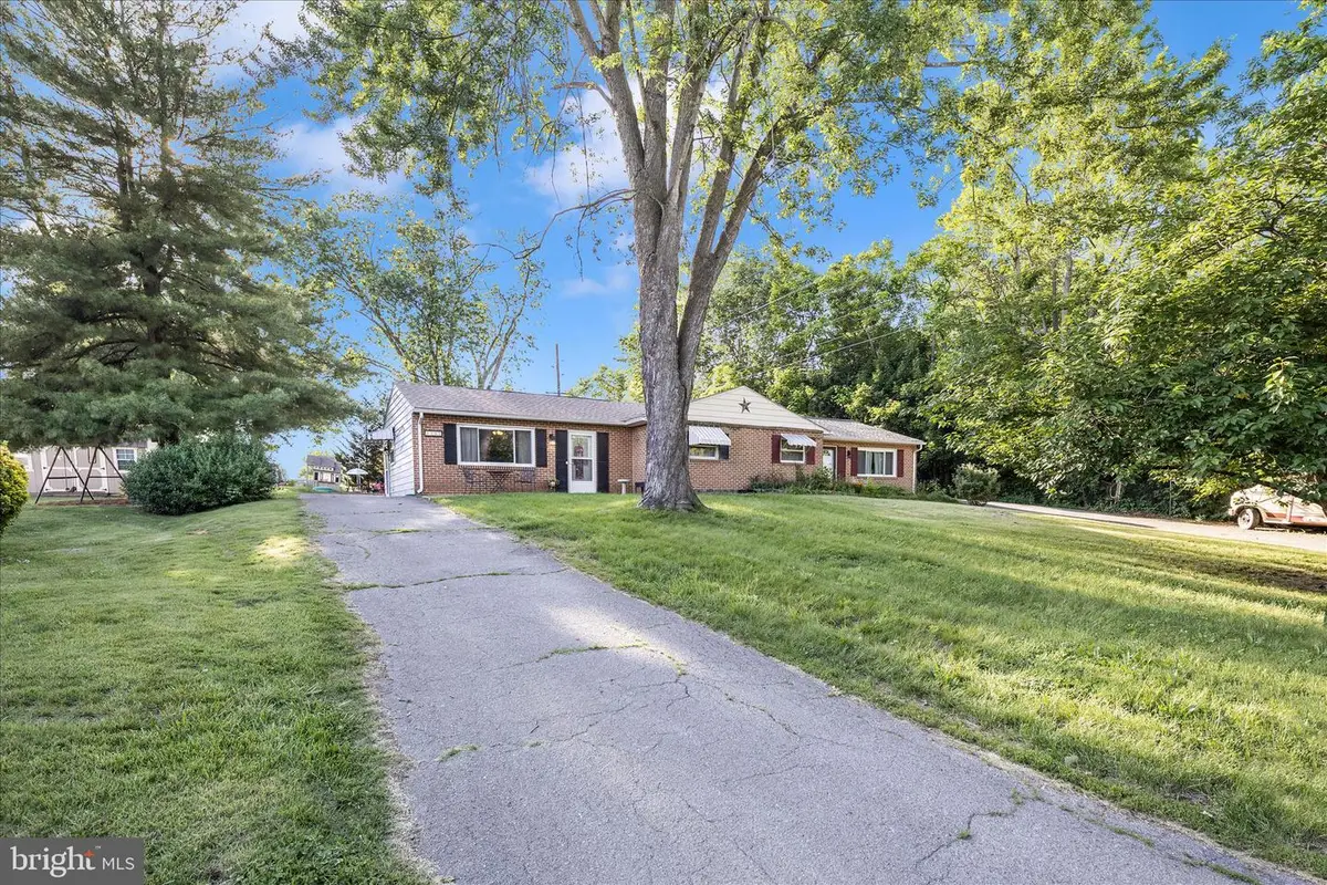 202 Bethlehem Ct, Hagerstown, MD 21740 - #1