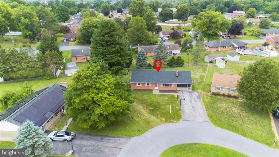 10602 Oaktree Cir, Williamsport, MD 21795 - #3