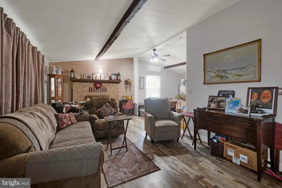 49 N Main St N, Smithsburg, MD 21783 - #2
