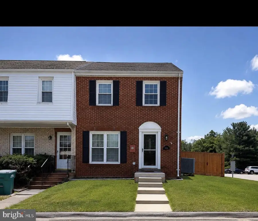 17932 Hickory Ln, Hagerstown, MD 21740 - #3