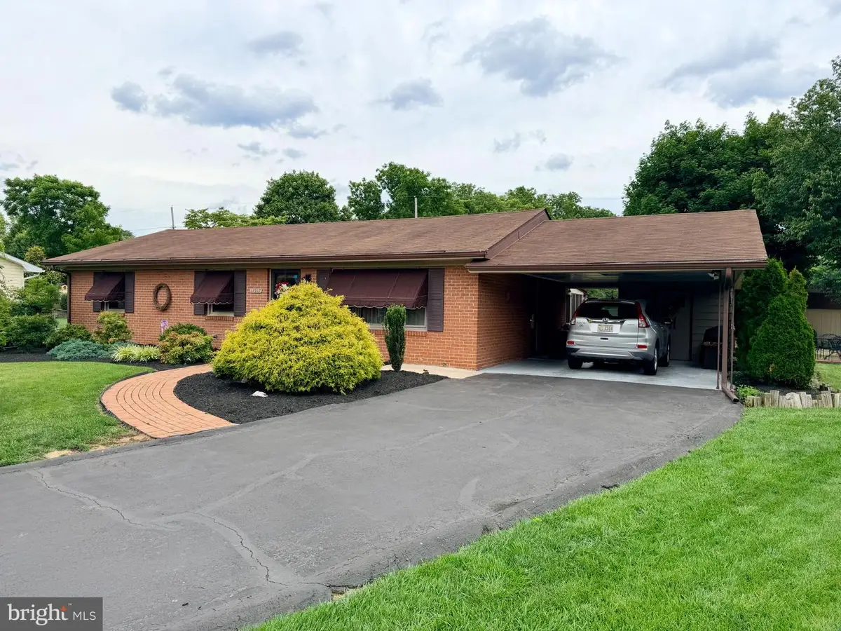 11917 Comanche Dr, Smithsburg, MD 21783 - #1