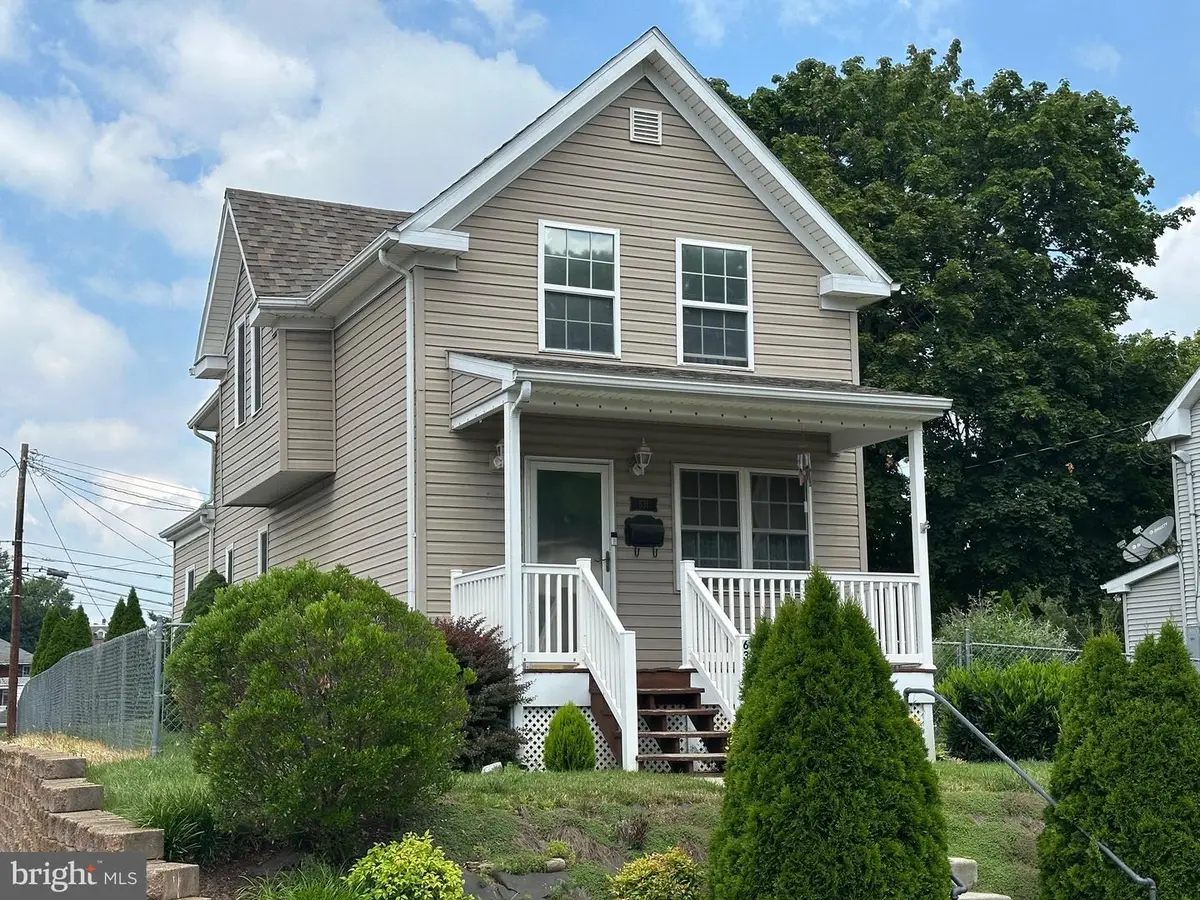 631 Maryland Ave, Hagerstown, MD 21740 - #1
