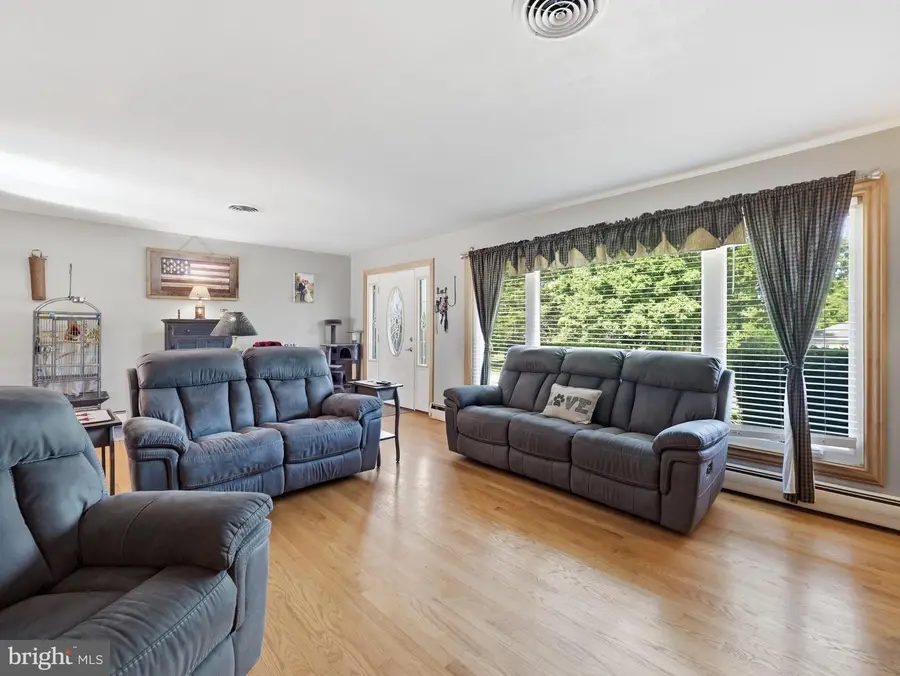 10535 Peachtree Ln, Williamsport, MD 21795 - #3