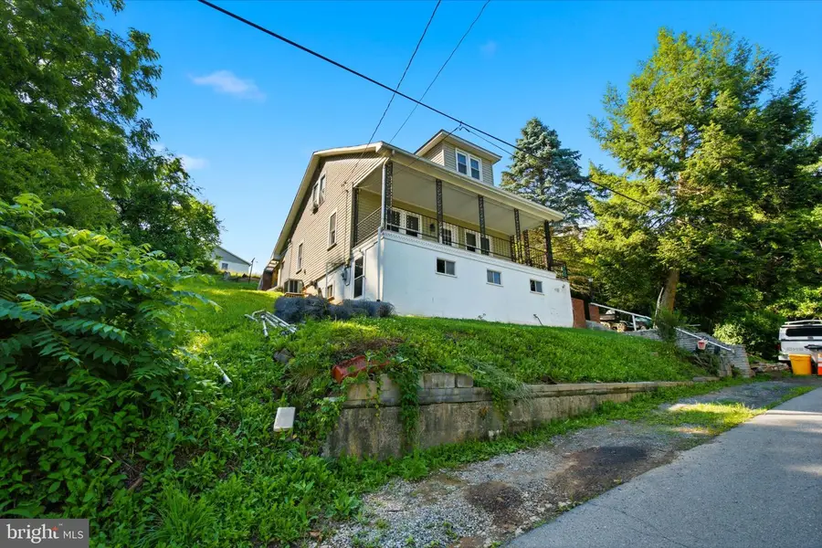 221 Dale St, Hancock, MD 21750 - #2