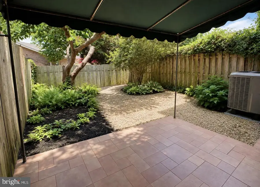 17904 Hickory Ln, Hagerstown, MD 21740 - #2