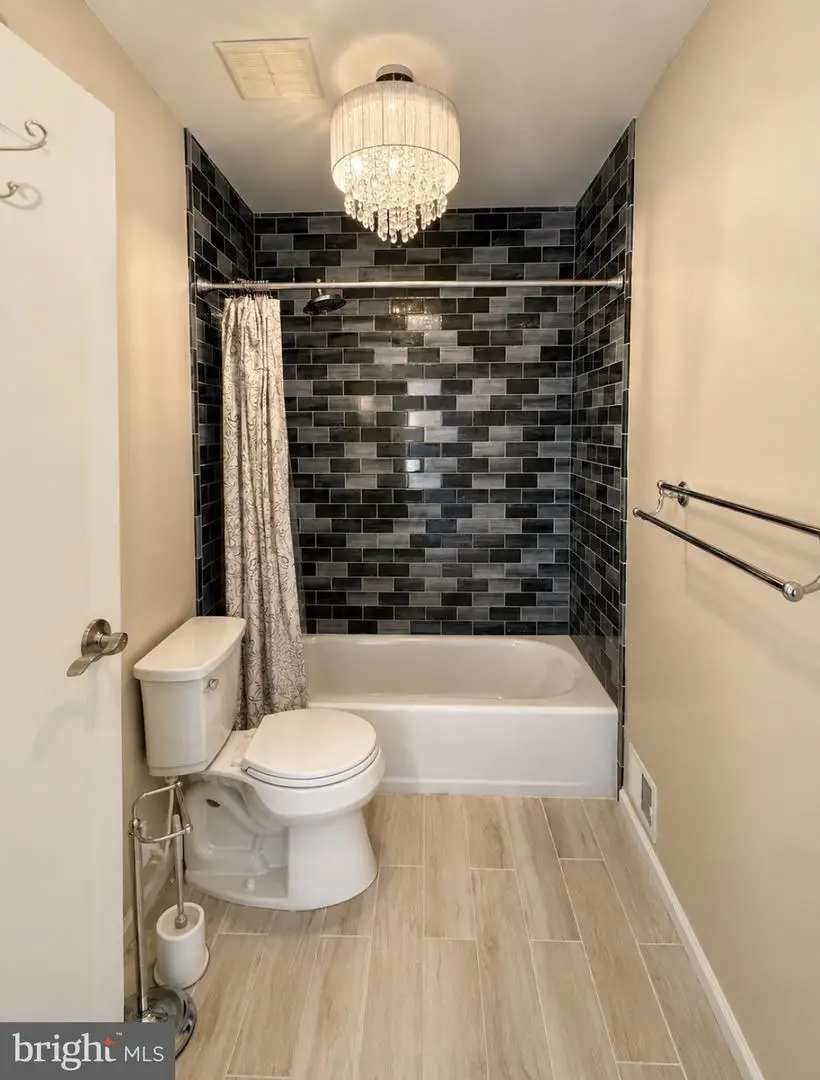 17904 Hickory Ln, Hagerstown, MD 21740 - #3