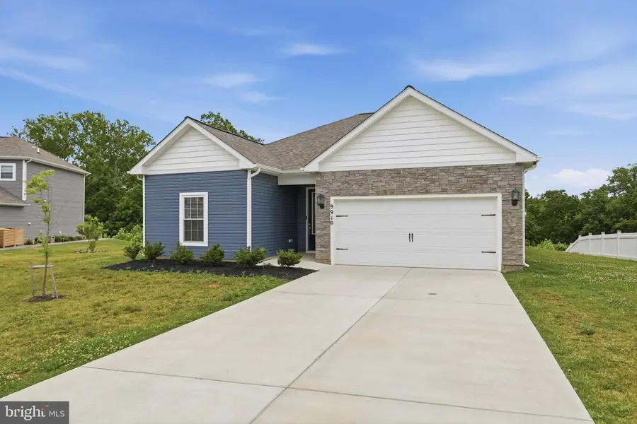9910 Roulette Dr, Hagerstown, MD 21740 - #3