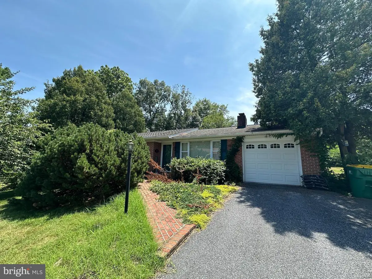 18529 Sherbrooke Dr, Hagerstown, MD 21742 - #1