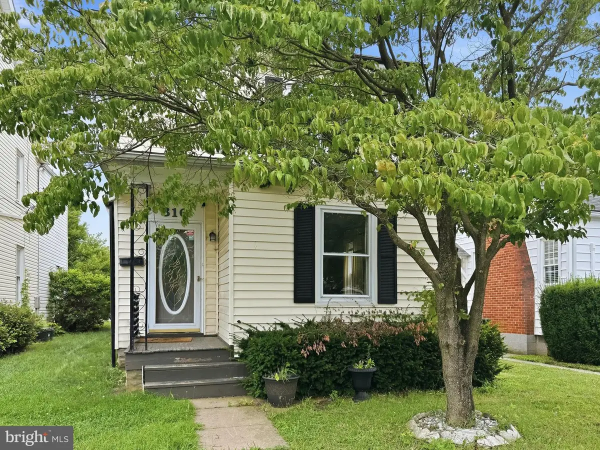 816 Maryland Ave, Hagerstown, MD 21740 - #1