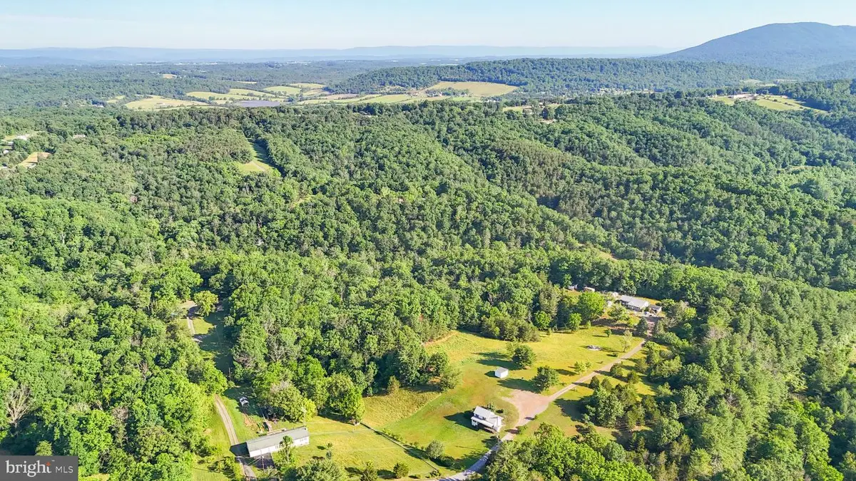 9000 Corner Rd, Hancock, MD 21750 - #1