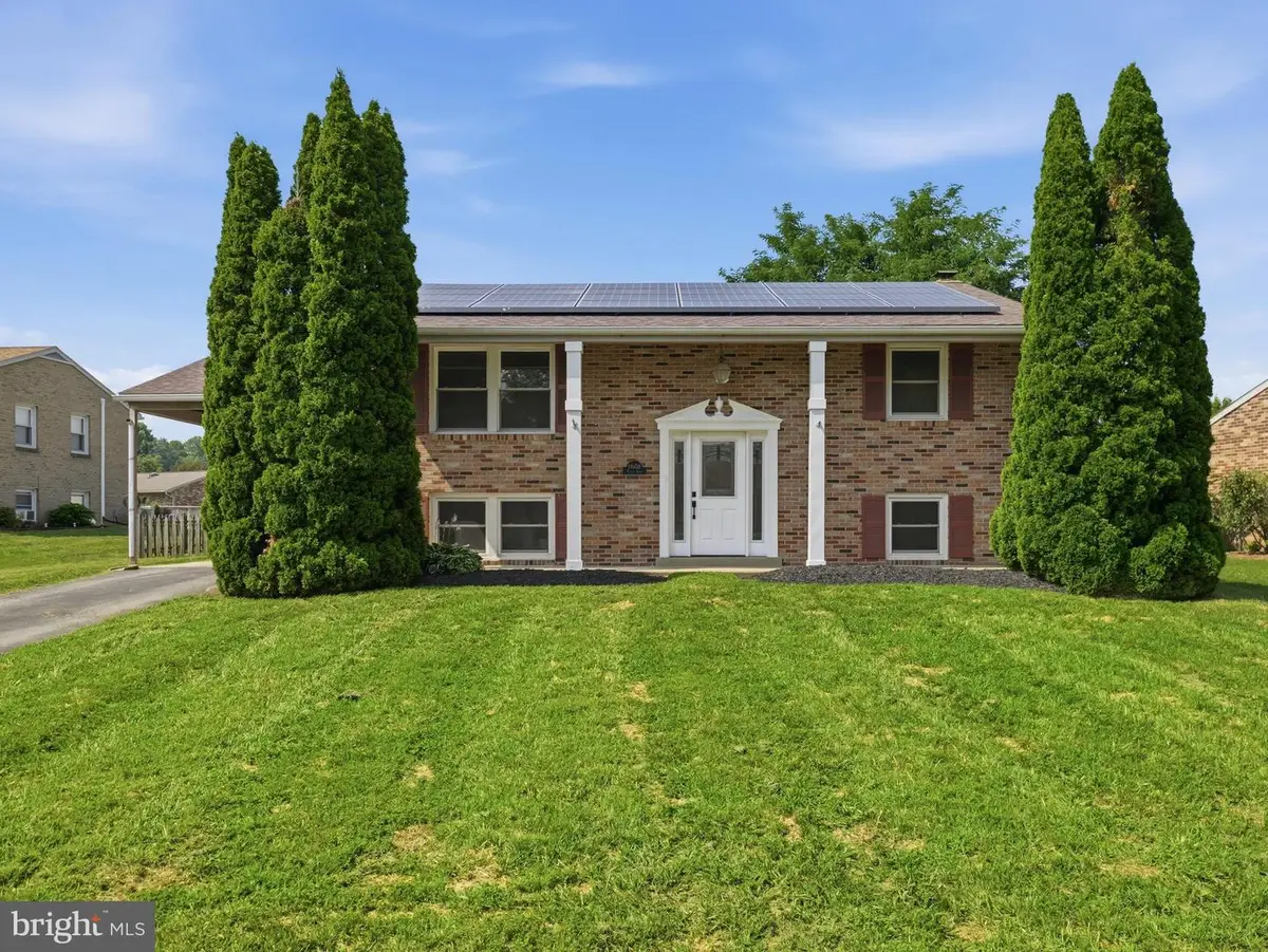 17608 Forest Glen Cir, Hagerstown, MD 21740 - #1