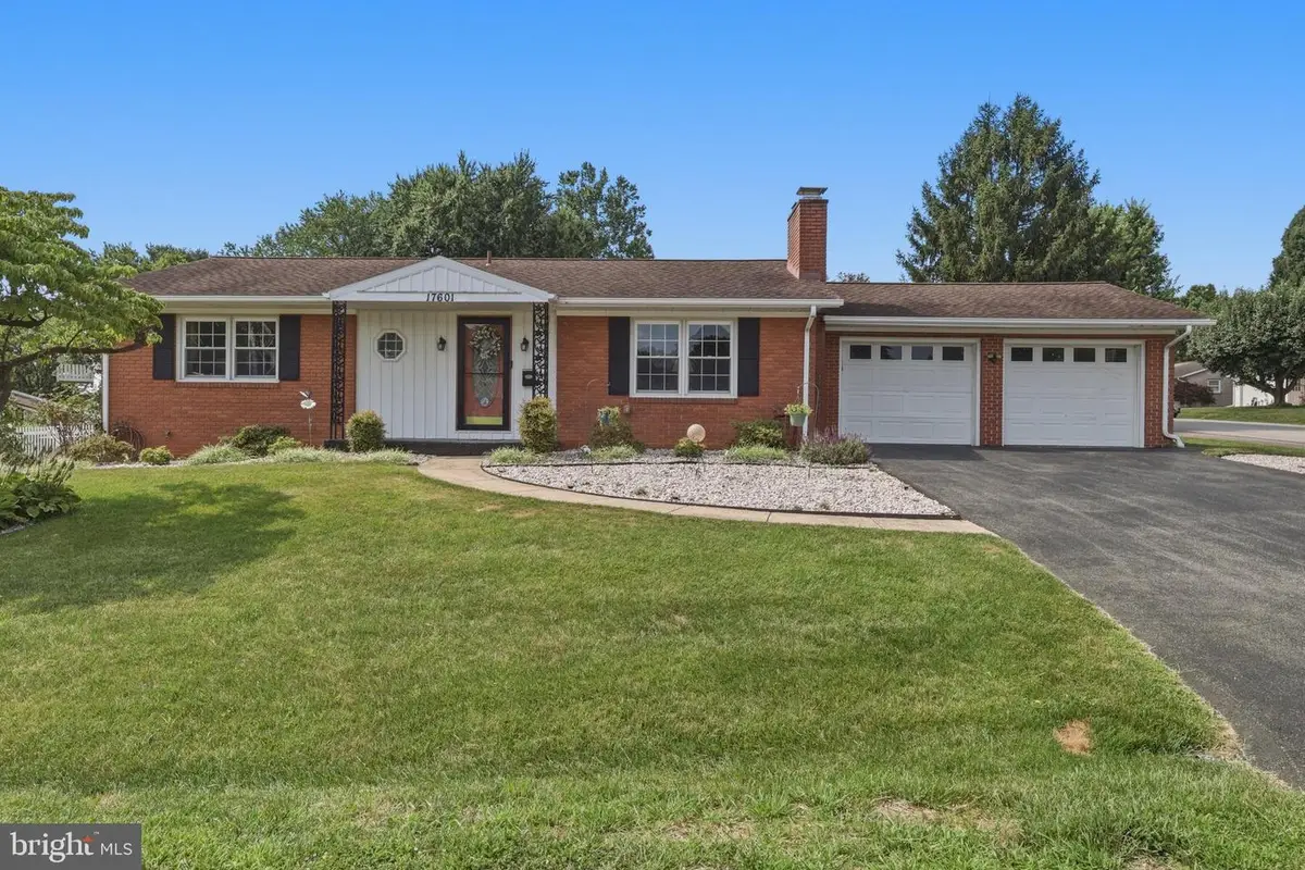 17601 Meadowood Dr, Hagerstown, MD 21740 - #1