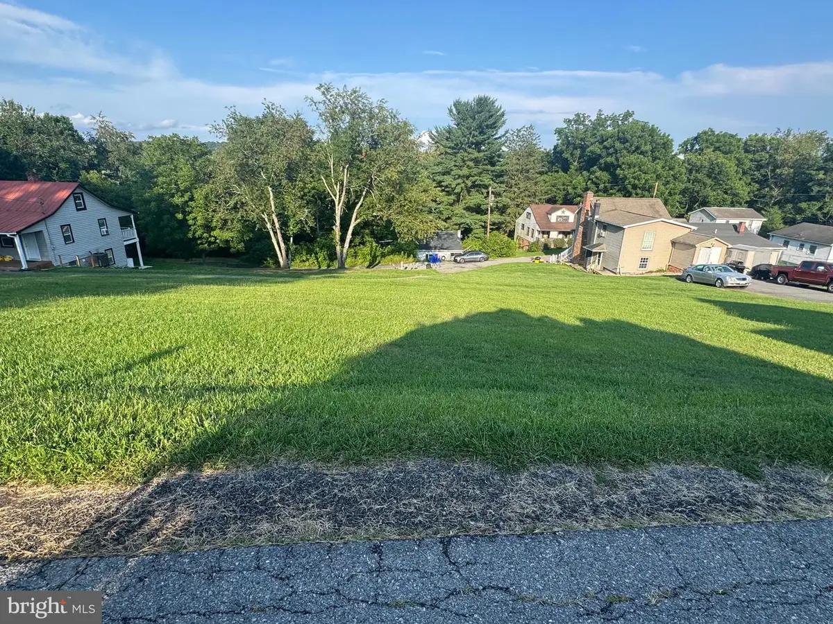33-35 Brent St, Hancock, MD 21750 - #1