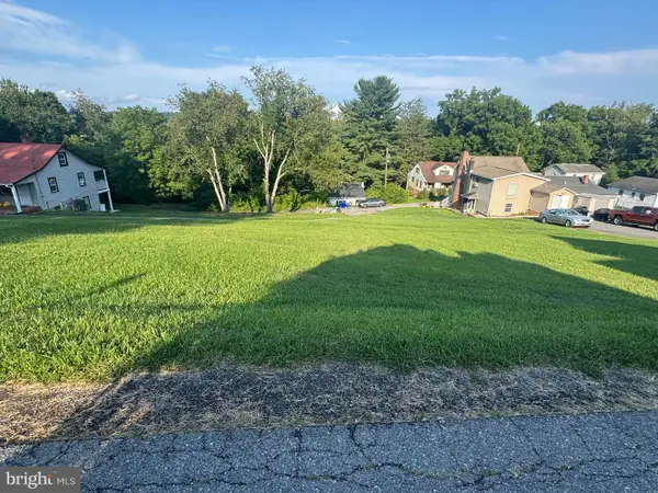 33-35 Brent St, HANCOCK, MD 21750