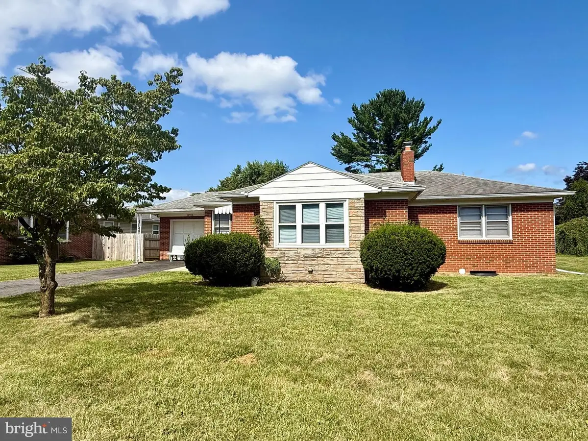 10916 Allen Ave, Hagerstown, MD 21740 - #1