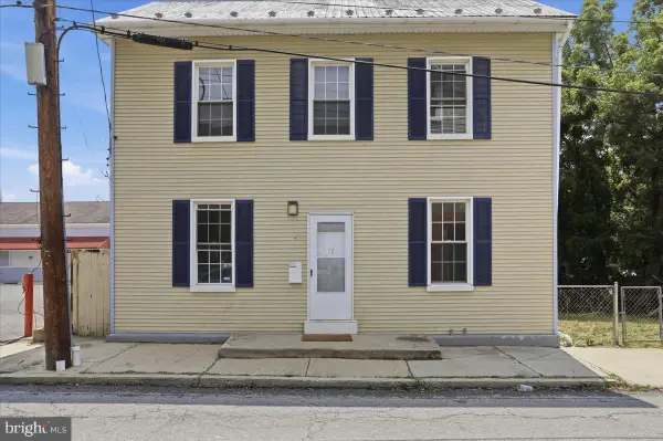 12 Madison Ave, HAGERSTOWN, MD 21740
