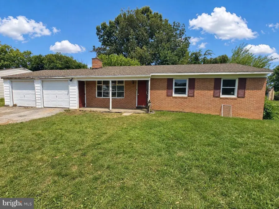 17518 Green Meadow Ln, Hagerstown, MD 21740 - #2