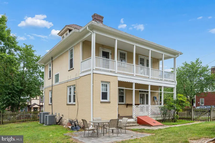 901 Dewey Ave, Hagerstown, MD 21742 - #2