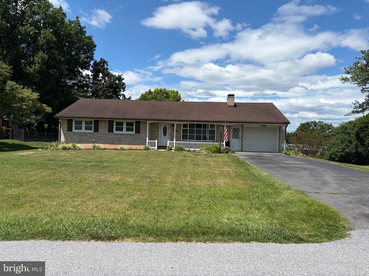 11822 Greenhill Dr, Hagerstown, MD 21742 - #1
