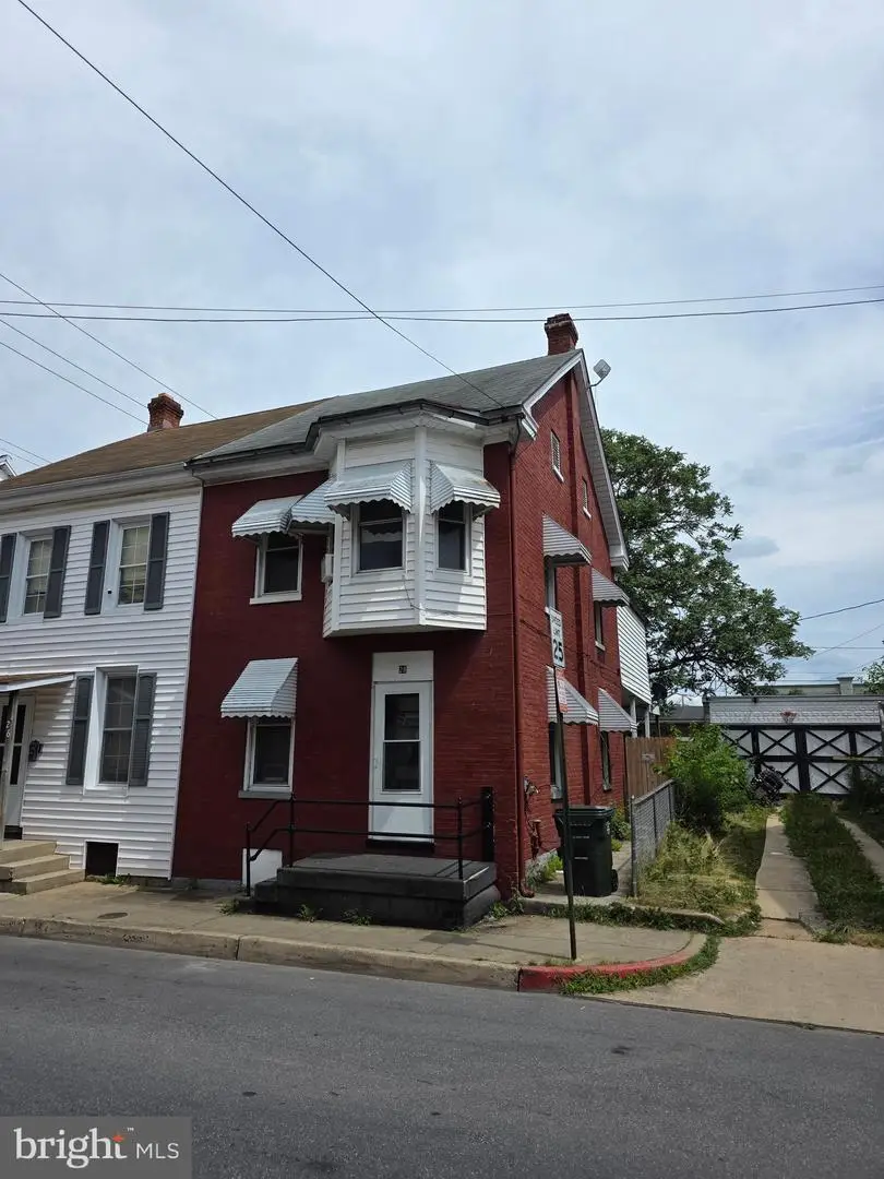 28 S Locust St, Hagerstown, MD 21740 - #1