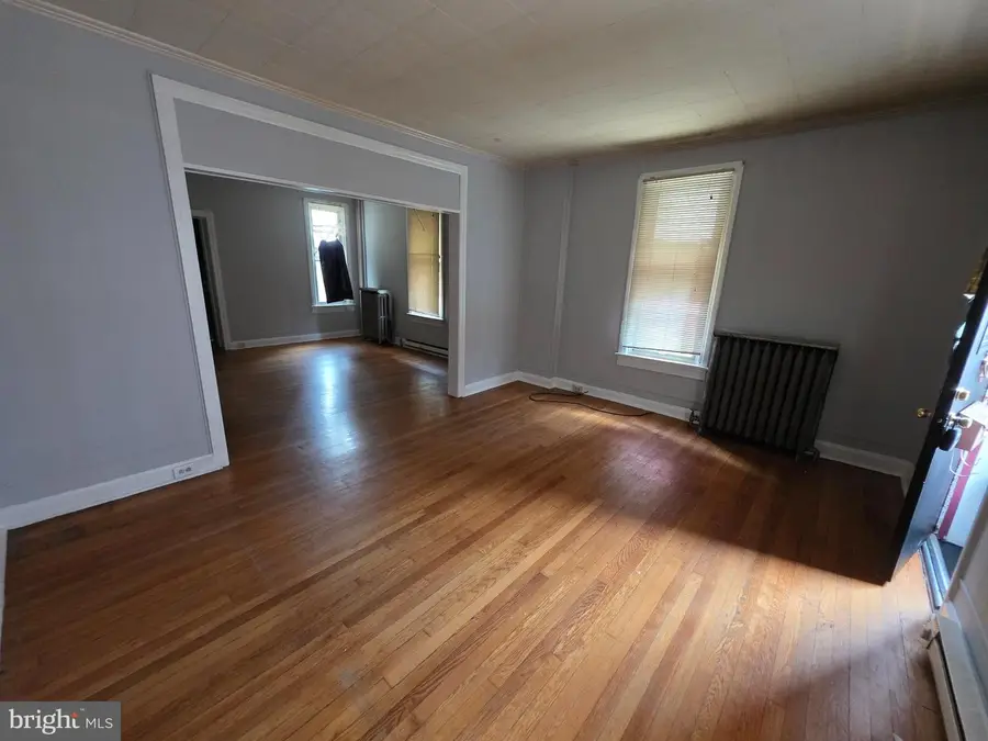 28 S Locust St, Hagerstown, MD 21740 - #3