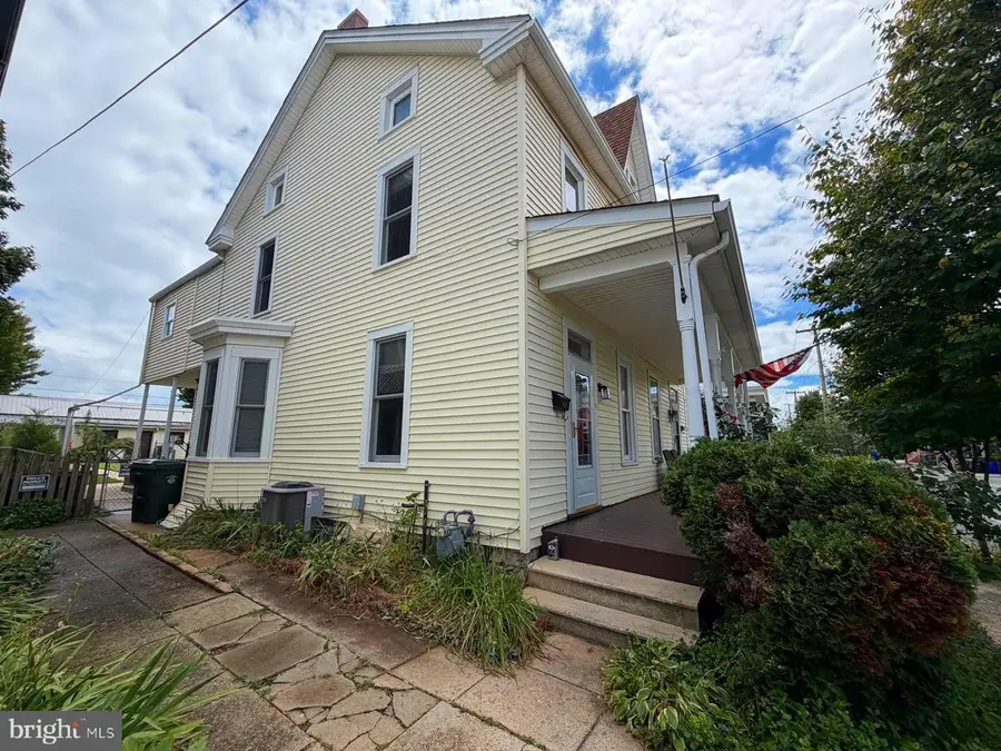 608 N Mulberry St, Hagerstown, MD 21740 - #3
