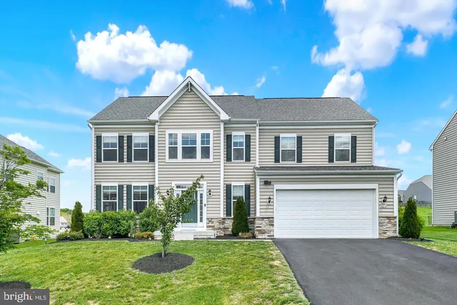 18234 Petworth Cir, Hagerstown, MD 21740 - #2