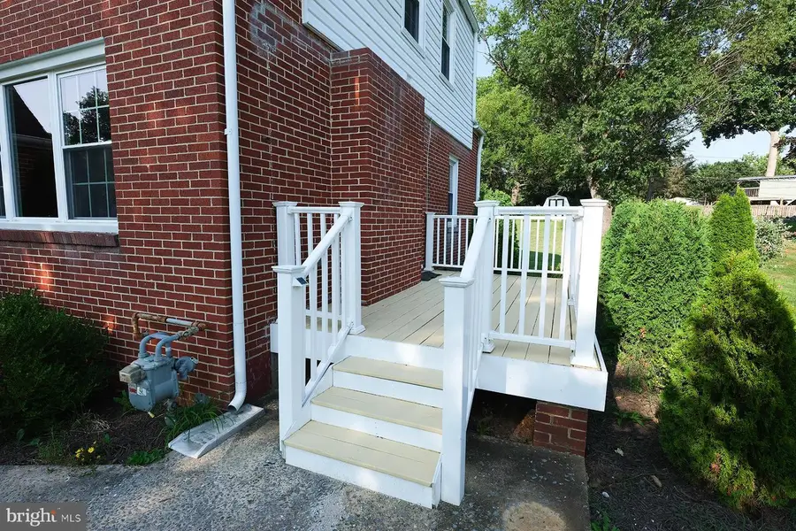 318 E Irvin Ave, Hagerstown, MD 21742 - #3