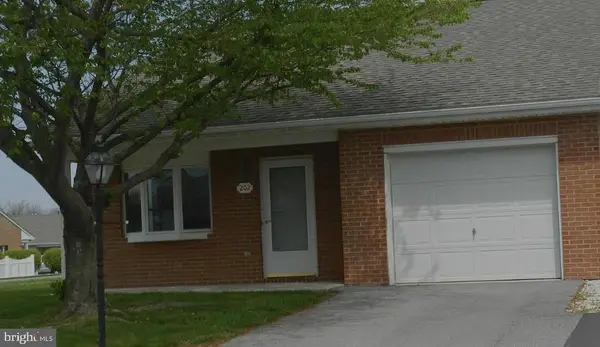 202 Winding Oak Dr, HAGERSTOWN, MD 21740