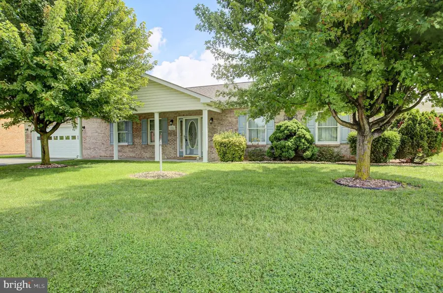 1206 S Pointe Dr, Hagerstown, MD 21740 - #3
