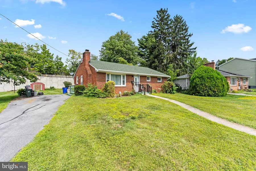 871 Pine St, Hagerstown, MD 21740 - #3