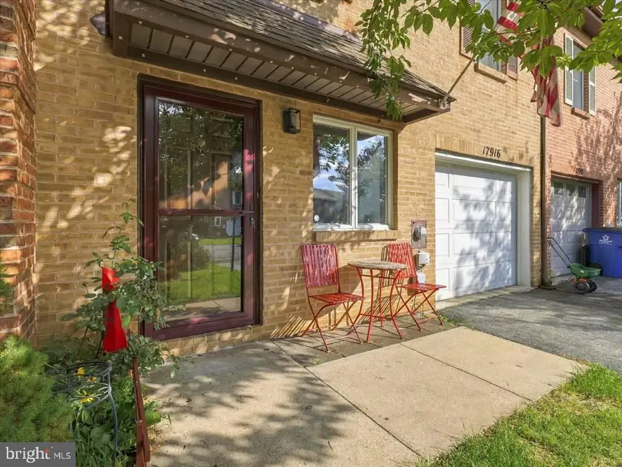 17916 Clubhouse Dr, Hagerstown, MD 21740 - #2