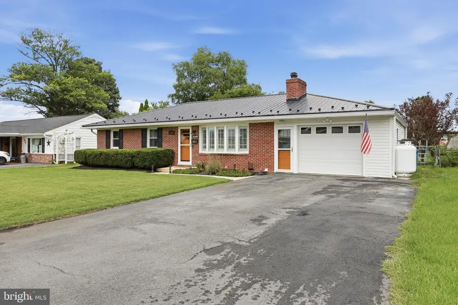 17318 Ontario Dr, Hagerstown, MD 21740 - #2