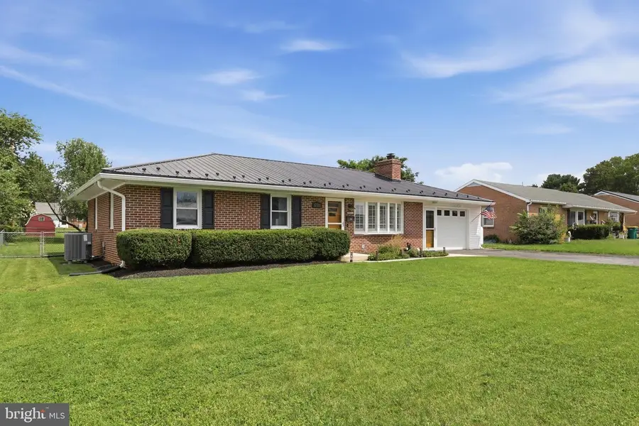 17318 Ontario Dr, Hagerstown, MD 21740 - #3