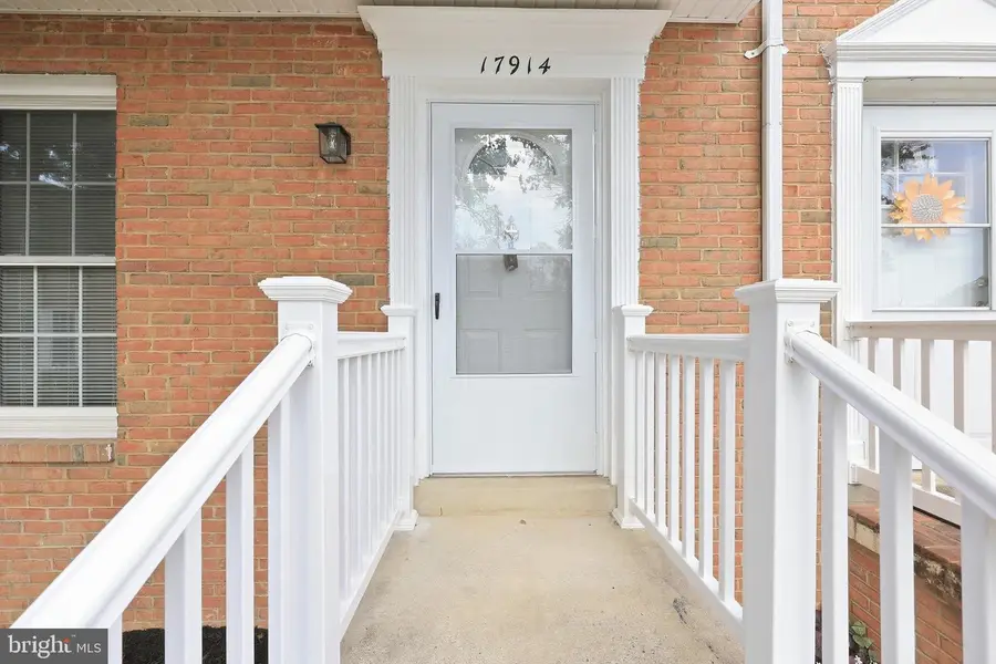 17914 Hickory Ln, Hagerstown, MD 21740 - #2