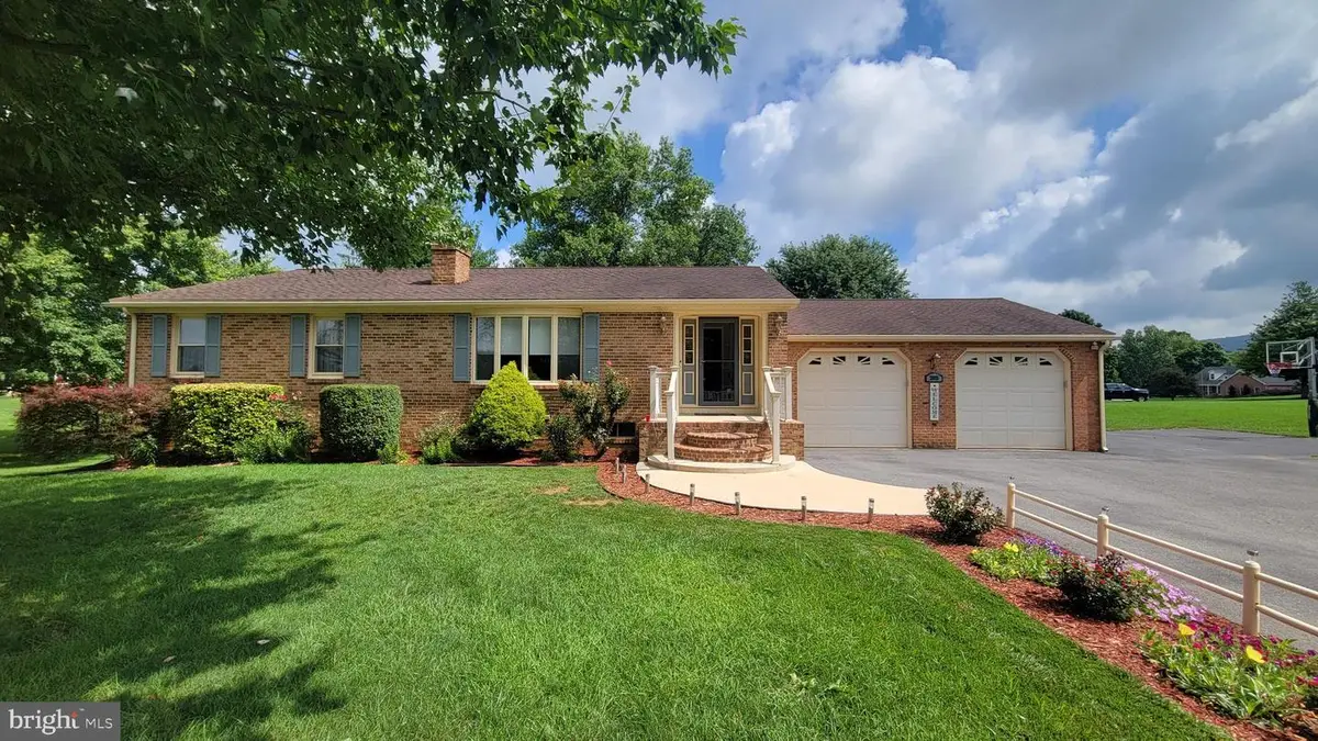 21925 Beaverbrook Dr, Smithsburg, MD 21783 - #1