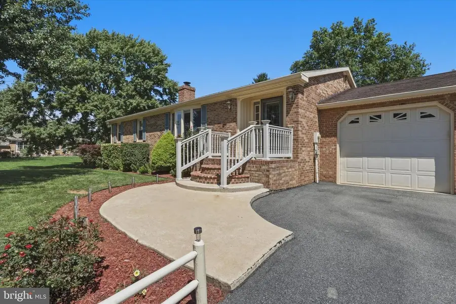 21925 Beaverbrook Dr, Smithsburg, MD 21783 - #3
